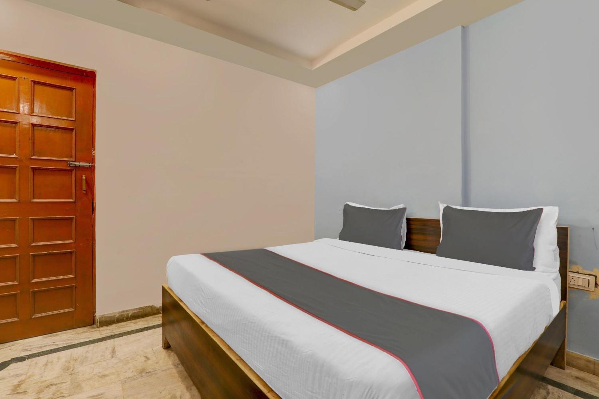 Collection O Premier Near Hazratganj Hotel Lucknow Ngoại thất bức ảnh
