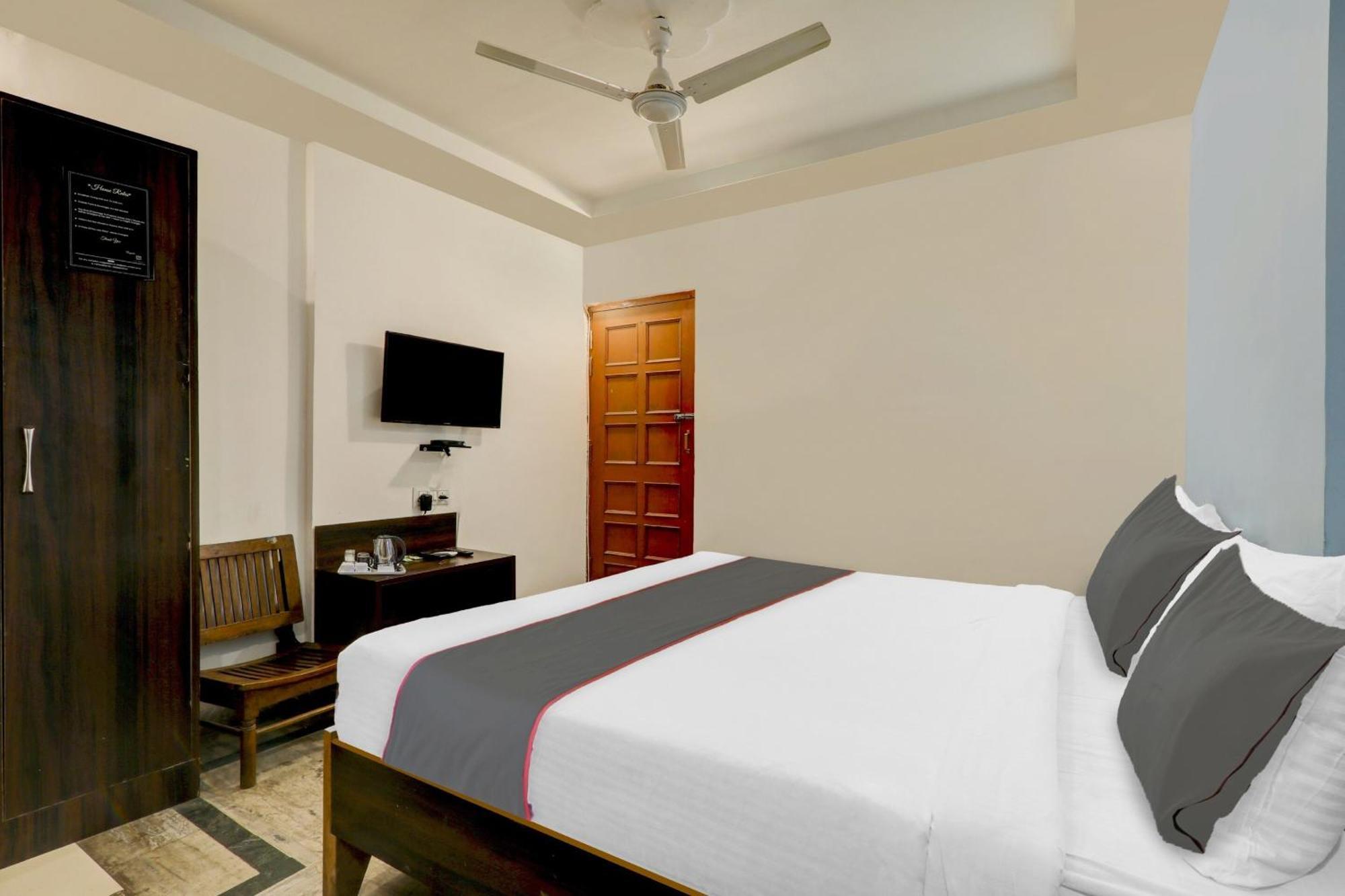 Collection O Premier Near Hazratganj Hotel Lucknow Ngoại thất bức ảnh