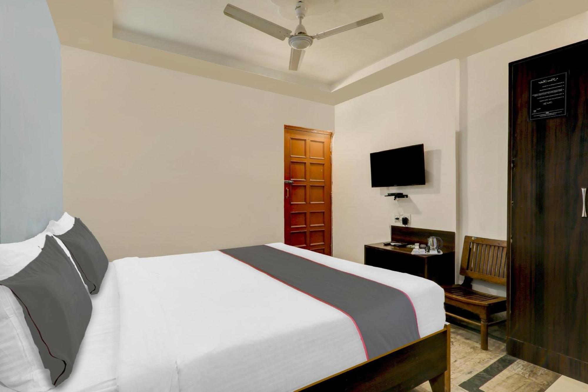 Collection O Premier Near Hazratganj Hotel Lucknow Ngoại thất bức ảnh