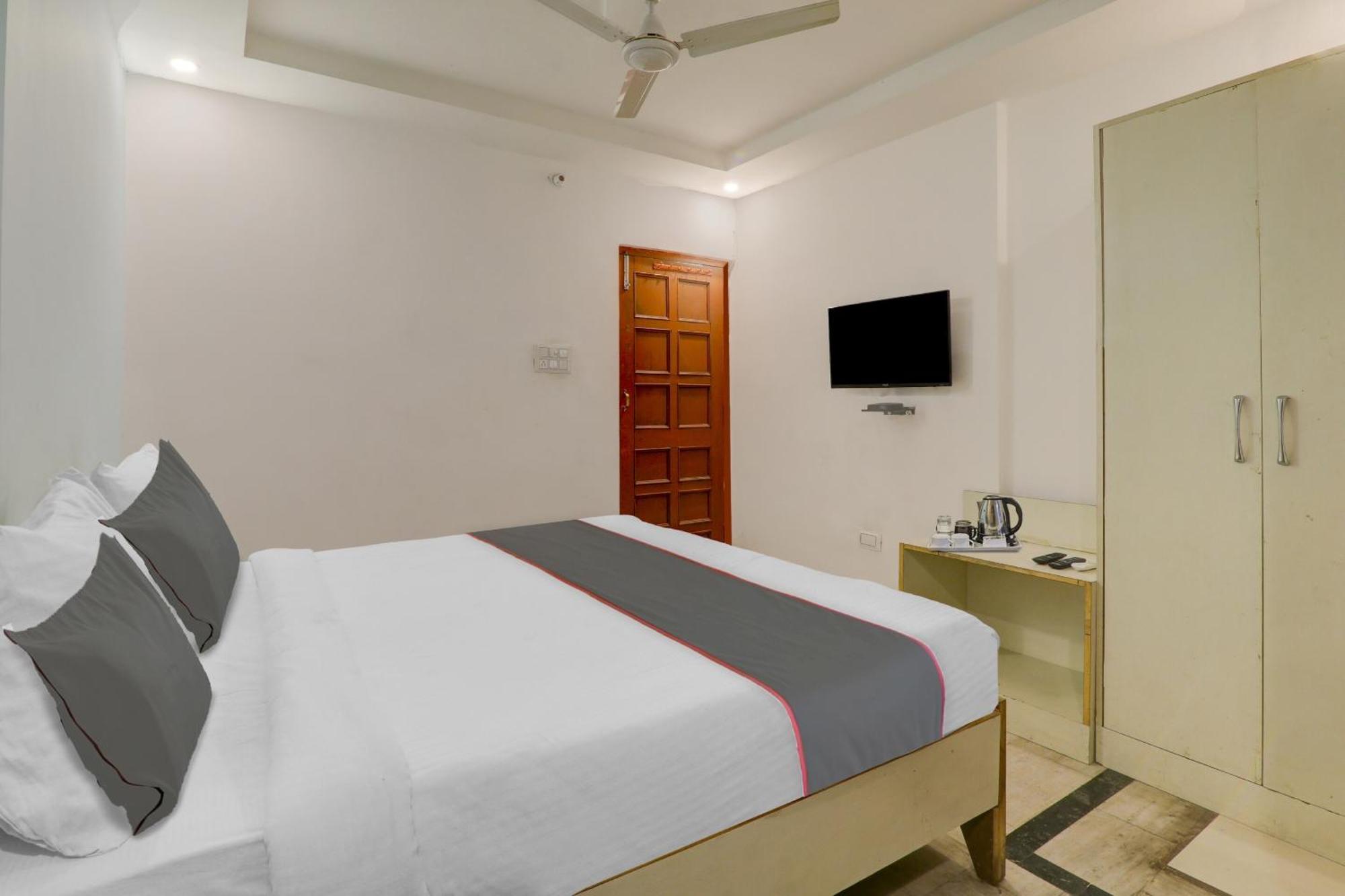 Collection O Premier Near Hazratganj Hotel Lucknow Ngoại thất bức ảnh